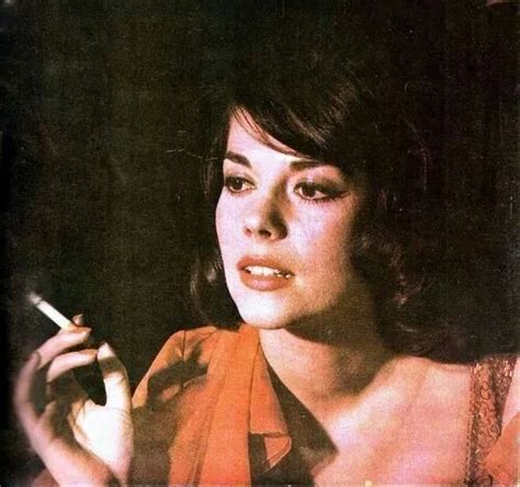 Natalie Wood Smoking Hot Nude and Sexy Pics